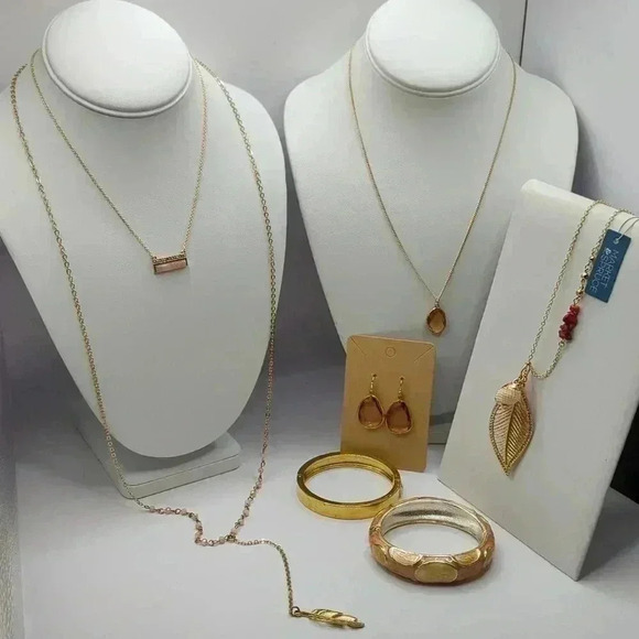 Peach pink bundle 4 necklaces, 2 bracelets, 1 pair earrings some NWT J Crew - Picture 3 of 12